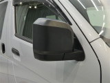 ご覧の車両以外にも多数のU-CARを展示販売しております。