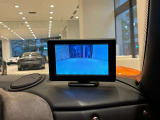 車内のディスプレイをご紹介します。表示の見やすさや使える機能を確認しながら、次の目的地を考える時間も楽しみに。対応機能や操作方法は、スタッフが実車に沿ってご案内します。操作方法もご案内します。
