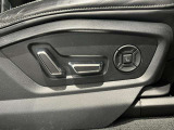 新車ショールームと併設されておりますので新車もあわせてご検討いただけます。ショールーム内には常時6台以上の新車が展示されております。