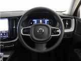 前方車を自動追従するアダプティブクルーズのほか、ステアリング操舵も行う進化型クルーズ『パイロットアシスト』を搭載。車体を車線内へと適正に維持しつつ先行車を忠実に追従します。