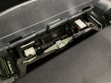 【パンク修理キット】スペアタイヤの代わりにパンク修理キットが備え付けられております