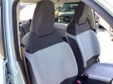 シートはフィット性も良く、楽な運転姿勢を保てます。