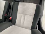 運転席の座面に使用感あり(ヘタリ、シワなど)