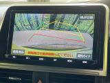 【バックカメラ】駐車時に後方がリアルタイム映像で確認できます。大型商業施設や立体駐車場での駐車時や、夜間のバック時に大活躍!運転スキルに関わらず、今や必須となった装備のひとつです!