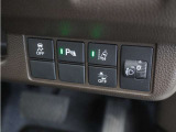 ◆パーキングセンサーシステム◆車庫入れの時などに近くに障害物がある場合、障害物までの距離を音で知らせてくれます。