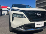 【アダプティブLEDヘッドライト】対向車がいてもハイビームを維持!または、ハイビームとロービームを自動切り替え!視認性の高い状態が維持されます!