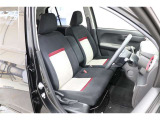 ■車内クリーニング■専門スタッフが見えないところまで徹底洗浄!車内のニオイもリフレッシュ!目に見えないところまで美しくがモットーです。だから、当店の中古車は内装にも自信があります!