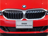 BMW代表的な特徴のキドニーグリル。BMWのすべてのモデルに採用され、BMWらしさを強調しております。