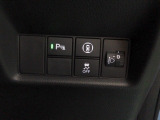 パーキングセンサーや横滑りを防ぐVSA等のスイッチ類は運転席の右側、手の届きやすい位置にあります。