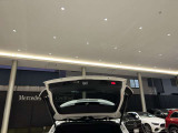 メルセデス・ベンツの定める厳しい基準をクリアしたお車のみをご案内させて頂きます。納車前整備はメーカー規定に基づき100項目以上にも及ぶ点検を熟練のメカニックによって行いご納車させて頂きます。