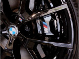 【BMWアロイホイル】軽量かつ強度に拘ったアロイホイル。走行性能ポテンシャルを引き出す設計。車の足元を引き締めてくれる大きなポイントはアロイホイルです。
