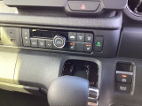 運転席、助手席にシートヒーターを装備(*^_^*)寒い日もポカポカ快適ですよ。