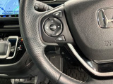 ステアリングにオーディオ操作スイッチが付いています。オーディオ画面に直接タッチしなくても操作が出来ますので、運転に集中できます。