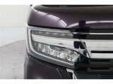 LEDランプ車 白く照らされるのが特徴です。明るいだけでなく、周囲からの認知されやすく歩行者や死角にいる方へアピール効果、安全性が飛躍的に向上します!