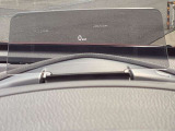 必要な情報を投影するヘッドアップディスプレイ(運転席前のガラス等に車速やナビ情報を投影する機能)。視線移動を抑え、速度やナビのルート案内、安全警告を直感的に確認。長距離運転でも疲れません。