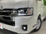【LEDヘッドライト】悪天候や夜間走行時も良好な視界を確保し安心して運転できる高輝度LEDヘッドライトを装備!点灯速度が早く、消費電力も抑えられています。