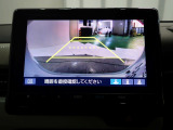 バックも安心のリアカメラ付いています。リアカメラがあると、いつでも安全にバックできますね。死角も減ります。3ビュー切り替え、ガイド線表示なので便利です。