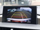 バックカメラ付きです。駐車時の後方確認に役立ちます。