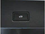 パワーテールゲート ボタン一つで簡単に開け閉めできます。easy open,close機能付きで手がふさがっていても開け閉めできます。v