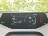 走行状況や各種案内、警告表示などをまとめて確認できるメーター画面です。必要な情報を運転席から把握しやすく、日々の移動や安全確認をサポートします。