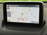 鮮明な地図表示で、スムーズなナビゲーションをサポート。現在地や周辺施設を分かりやすく表示し、安全運転を後押しします。
