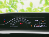 速度やシフト位置などの情報をメーター内で確認でき、運転に必要な情報を把握しやすい構成です。表示がまとまっており、運転中も視線を移しやすくなっています。