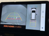 バックモニター付なので後退時に後方が見えるので安心。 車は構造上、死角がたくさんなので万が一を考えると必須ですね。 あくまで補助の為の装備、バックは目視で確認する事が重要ですよ。