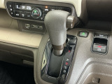 発進時から滑らかに加速する無段階変速のCVTはストップ&ゴーの多い街の中も快適です
