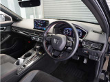 ◆視界広々で非常に運転しやすくロングドライブでも疲れを感じさせないすっきりとまとまったインパネ周りです。