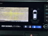 カラービジョンとガイド線で見やすい視点切替式のバックモニター。障害物センサーの検知状況を同時に表示できます