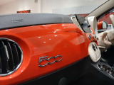 インパネはボディと同色で車全体がコーディネイトされています!