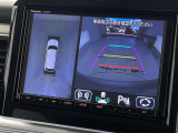 【 全方位カメラ 】上から見下ろしたように駐車が可能です。安心して縦列駐車も可能です。