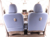 天井高で車内広々。後席の方もゆったり座れます。