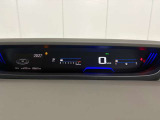 お車情報が一目で確認しやすい液晶メーターとなっております。