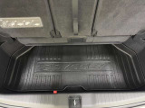 荷室は容量の大きさだけではなく、開口部の低さにもこだわっています。重いものを高く持ち上げる必要がないので、荷物の積み込みがスムーズにできますね。