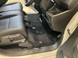 用品としてフロアマットを装備しております。すぐにお乗りいただけます!