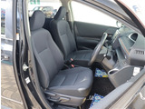 お車選びをお楽しみ頂けるよう、在庫車の展示スペースを十分に確保しております。