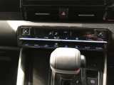 オートエアコンです。温度設定ができます。冷え性の方が乗っても安心ですね♪