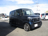 中古車購入時「パンク保証」をご案内しております。万一のパンクやバーストの際に、同等新品タイヤへの交換が可能です。(タイヤと交換工賃が対象です。免責金額と廃タイヤ処分料が必要になります。)