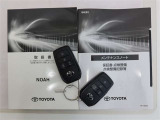 キーを取り出さずにドアを施錠&解錠。クルマの始動も可能です。