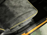 痛みの出やすい運転席シートの角、フロアマット、座面、ともに良好です