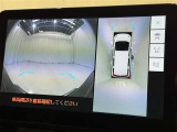 【フロントカメラ】運転席に座った状態で死角になりやすいクルマの前の様子まで確認でき安全ですね♪