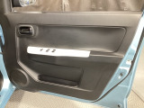 運転席ドアトリムの状態も良好です。