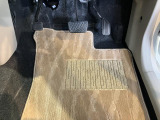 中古車は一物一価、同じようなお車でも、整備状況、外内装の状態など様々です。