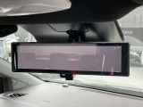 【インテリジェントルームミラー】 車両後方のカメラ映像がミラーに映るので、乗員や荷物が多くても安心♪夜間や悪天候の日でもクリアな映像で視界良好です◎