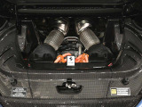 新開発の2.9L V6ターボエンジンにモーターを組み合わせ、システム総合出力830cvの優れたパワーを発生します。