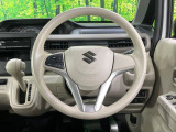 インテリアに合わせたデザインのステアリングは、運転される方のことも考え、運転しやすい形状、大きさです。是非一度、実際に触ってお確かめください。