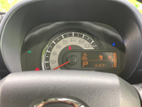 速度計と表示部がひとまとまりになり、運転中に必要な情報を確認しやすい配置です。表示が見やすく、走行前の確認や毎日の移動時にも役立つメーターまわりです。