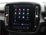 Google搭載のボルボなら、車内にいながら多彩なデジタルライフをお楽しみいただけます。Google Playから必要なアプリをダウンロードして、有意義な移動時間を楽しみましょう。