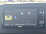 FM・AMラジオやBluetooth Audio、DTVなどを選べる画面を備えています。音楽やラジオなど、日々の移動時間に合わせて使いたい音源を選びやすく、便利にご活用いただけます。